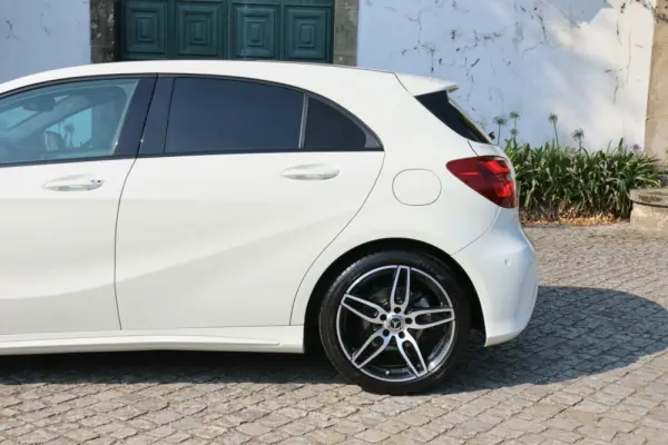 Mercedes-Benz A 180 AMG Line 7