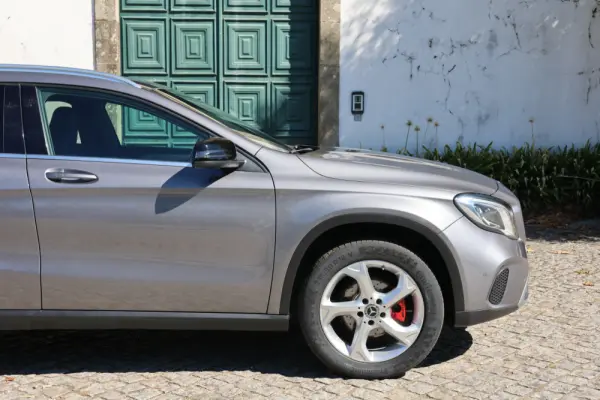 Mercedes-Benz GLA 180 d Urban Aut. 9