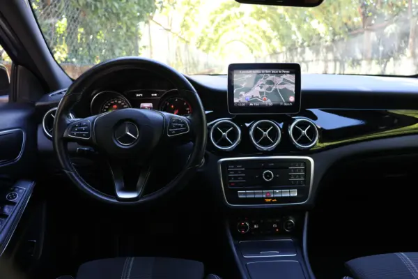 Mercedes-Benz GLA 180 d Urban Aut. 34
