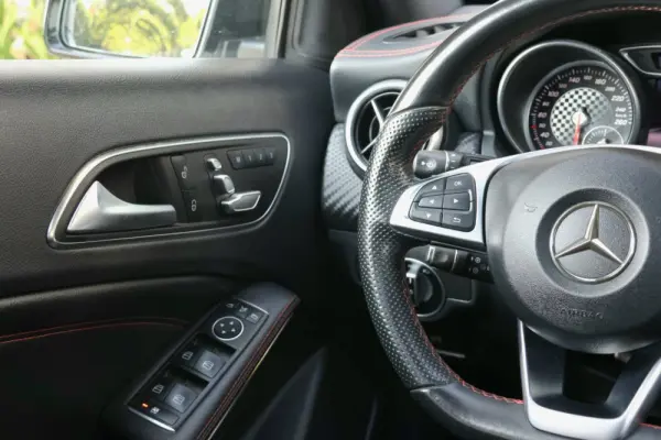 Mercedes-Benz A 180 AMG Line 29