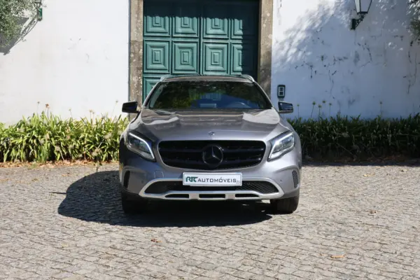 Mercedes-Benz GLA 180 d Urban Aut. 3