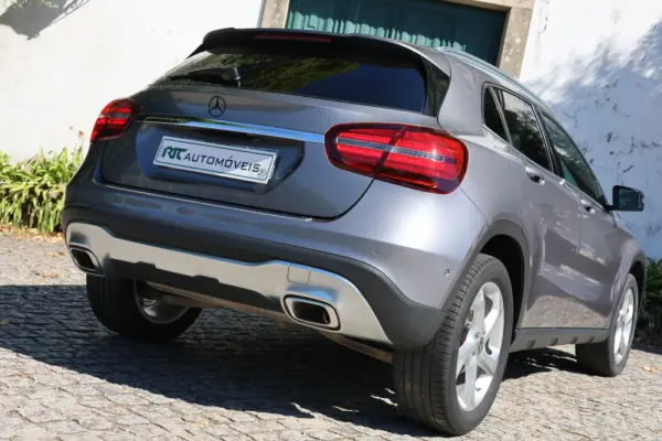 Mercedes-Benz GLA 180 d Urban Aut. 13
