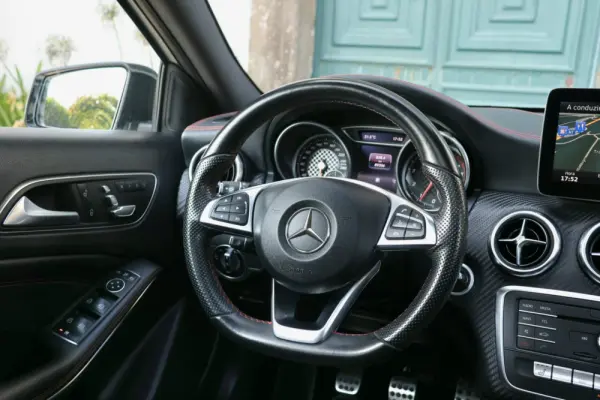 Mercedes-Benz A 180 AMG Line 28