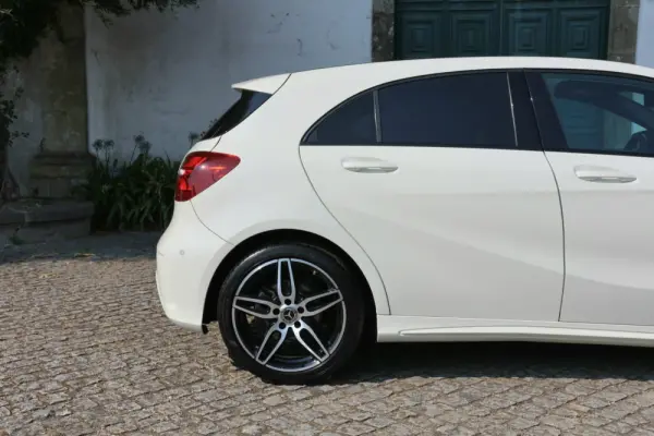 Mercedes-Benz A 180 AMG Line 15