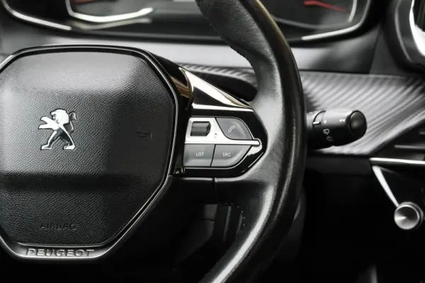 Peugeot 208 1.2 PureTech Allure 22