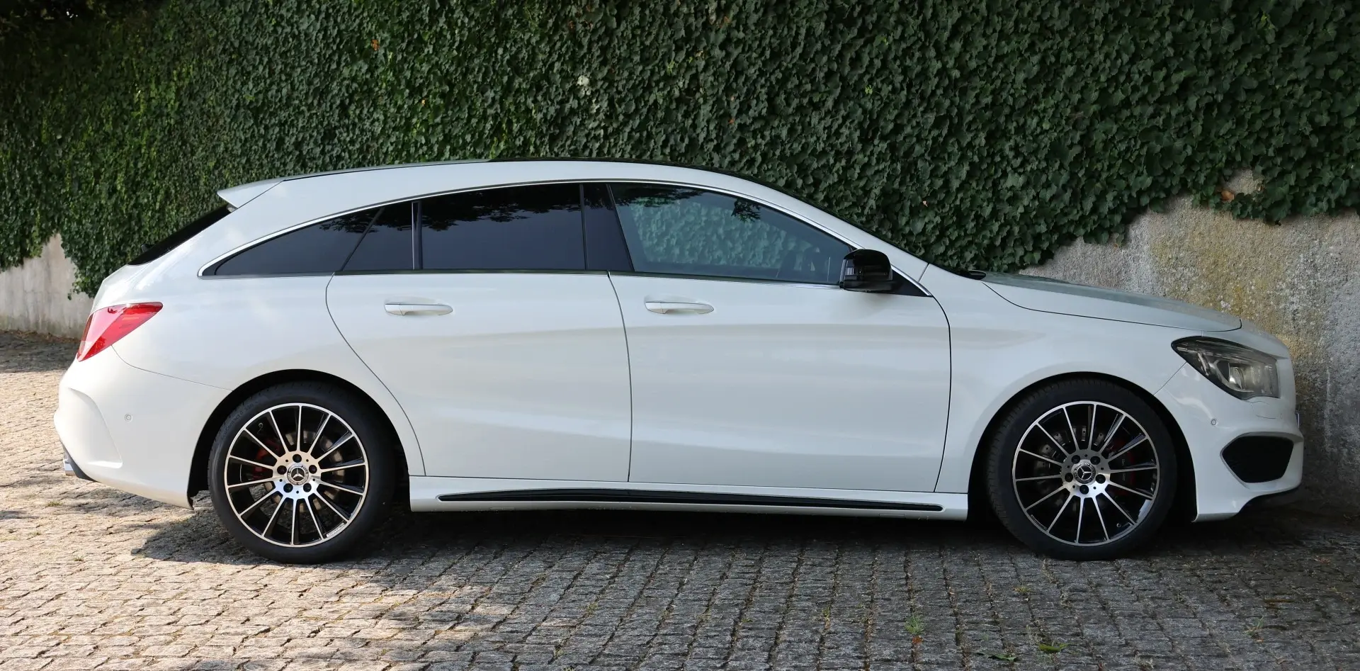 Mercedes-Benz CLA 220 d Shooting Brake AMG Line Aut. 6