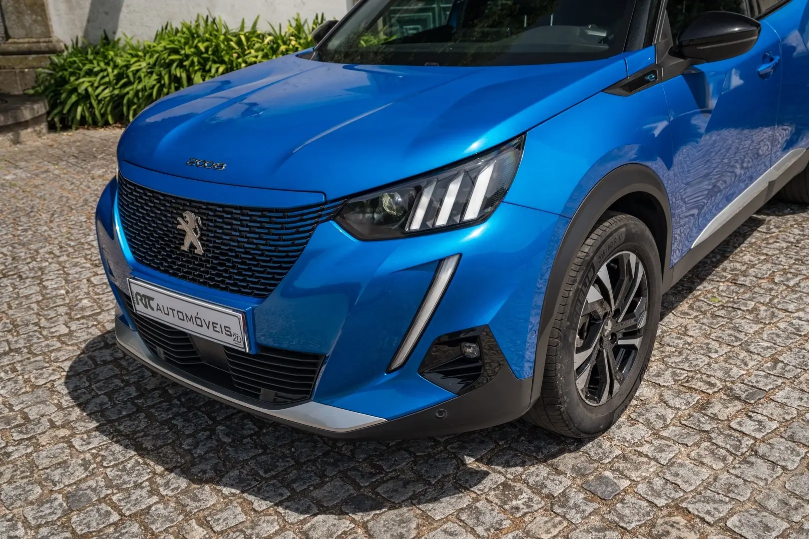 Peugeot e-2008 50 kWh GT 5