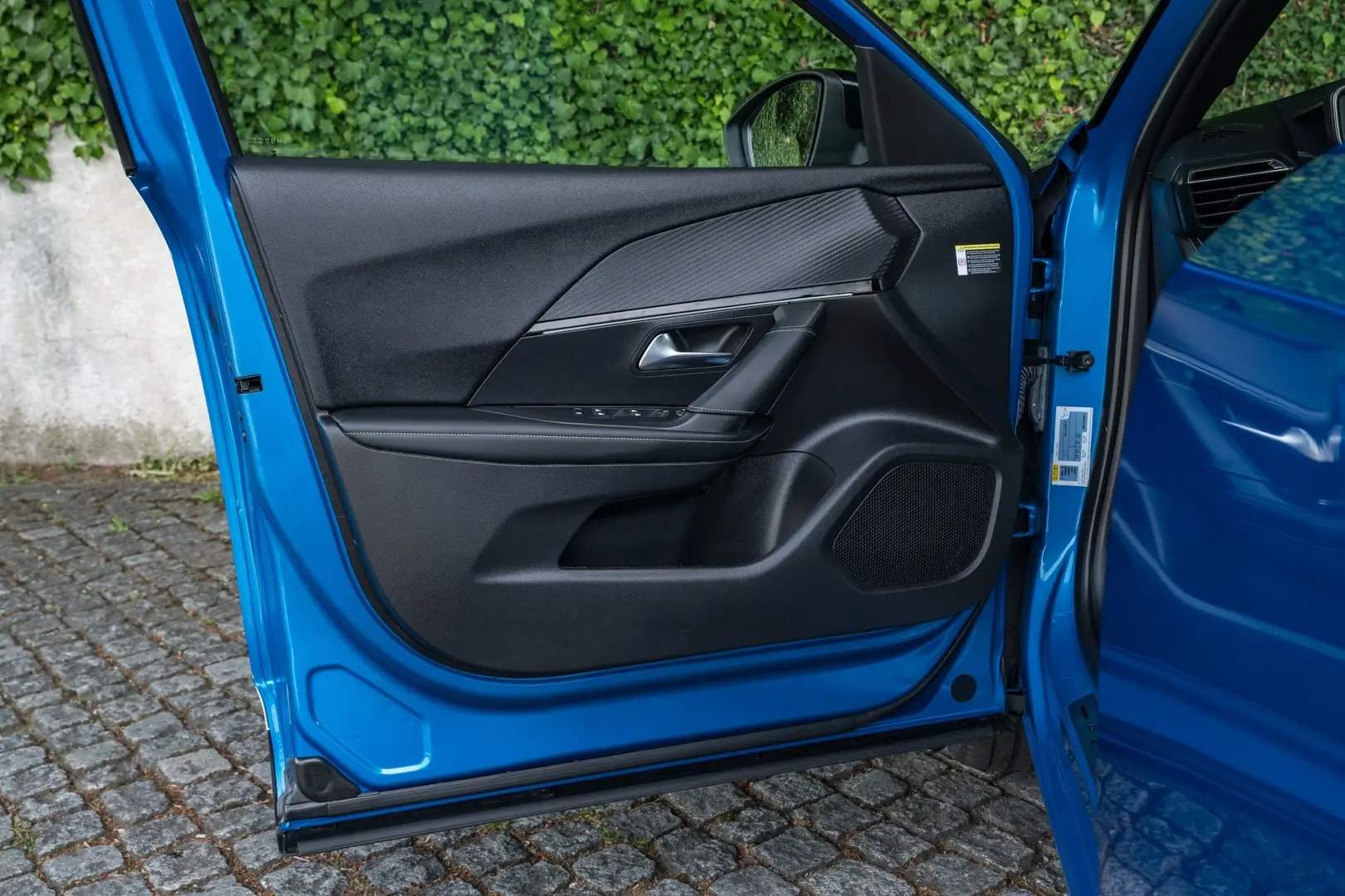Peugeot e-2008 50 kWh GT 24