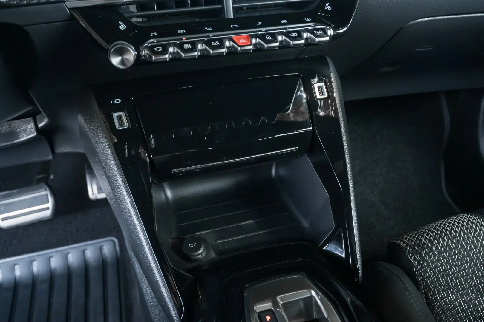 Peugeot e-2008 50 kWh GT 38