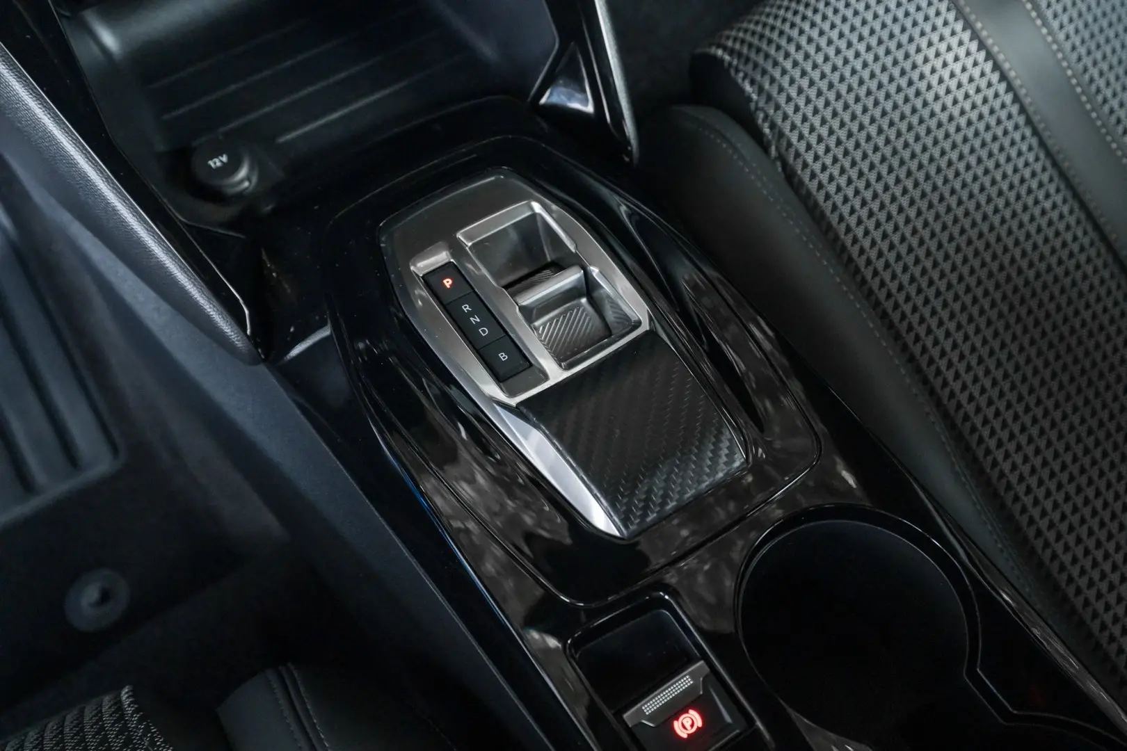 Peugeot e-2008 50 kWh GT 39