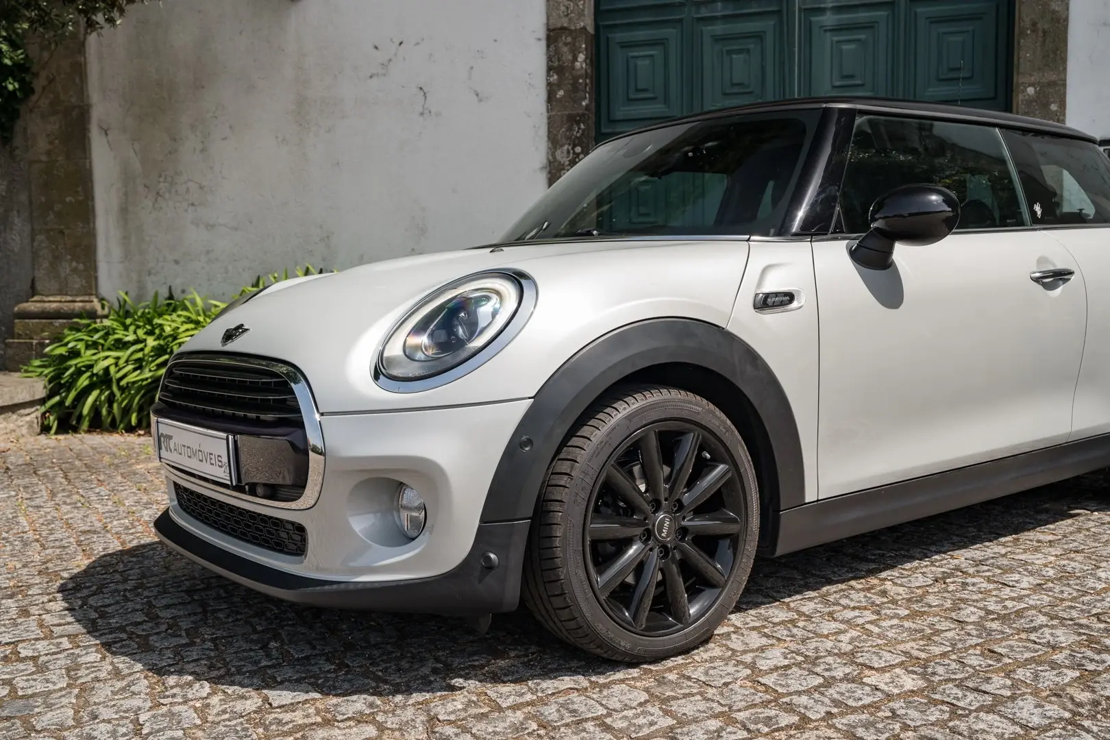 MINI 3 Portas Cooper Auto 4