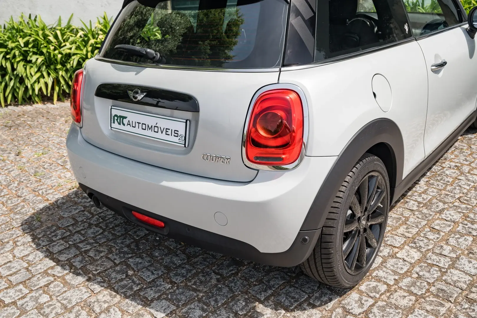 MINI 3 Portas Cooper Auto 13
