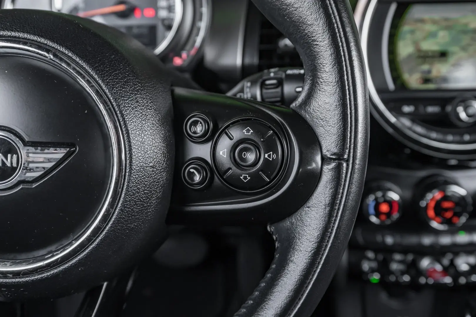 MINI 3 Portas Cooper Auto 32