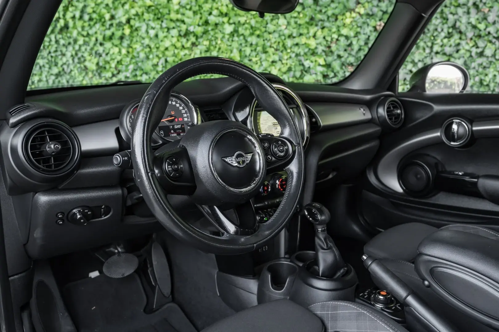 MINI 3 Portas Cooper Auto 34