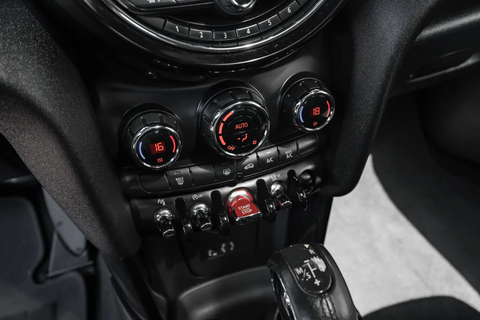 MINI 3 Portas Cooper Auto 39
