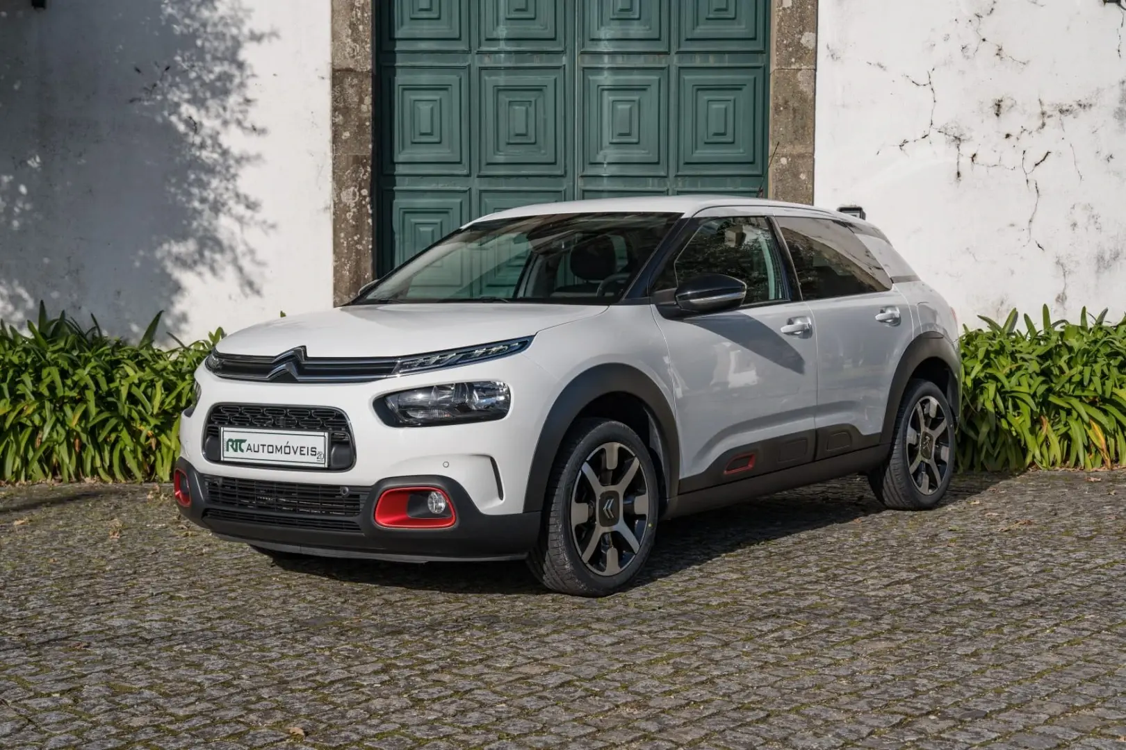 Citroen C4 Cactus 1.2 PureTech Shine 1