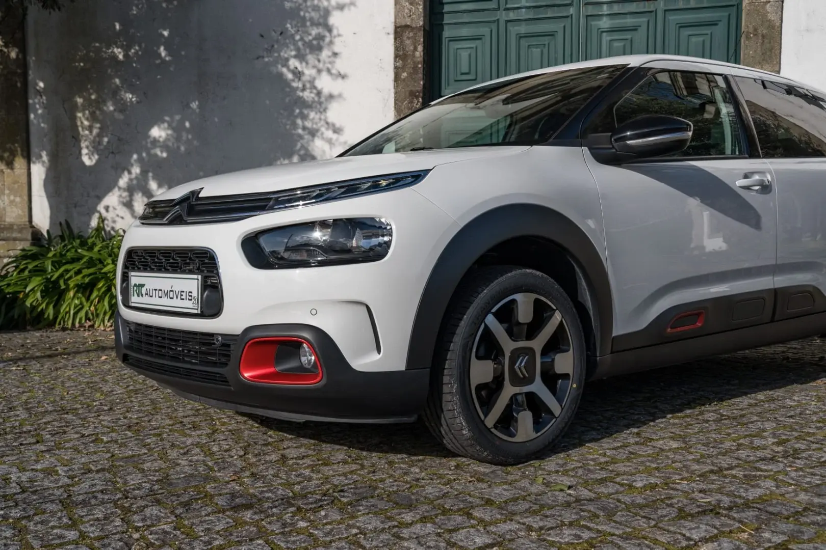 Citroen C4 Cactus 1.2 PureTech Shine 4