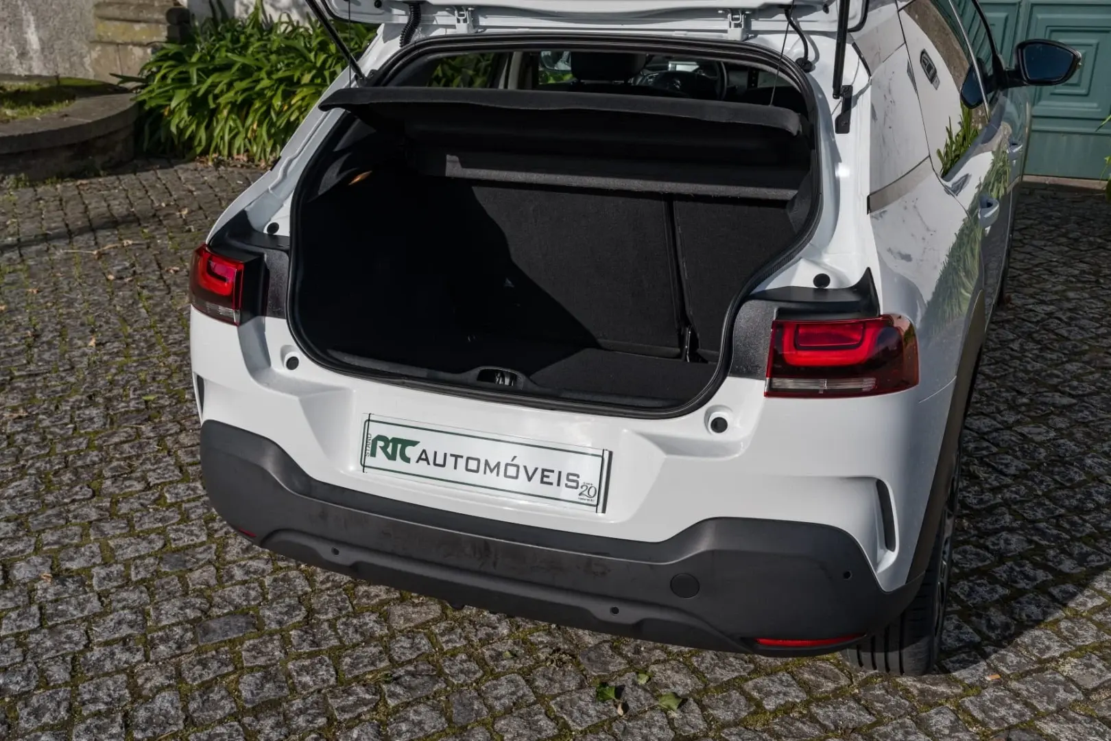 Citroen C4 Cactus 1.2 PureTech Shine 23