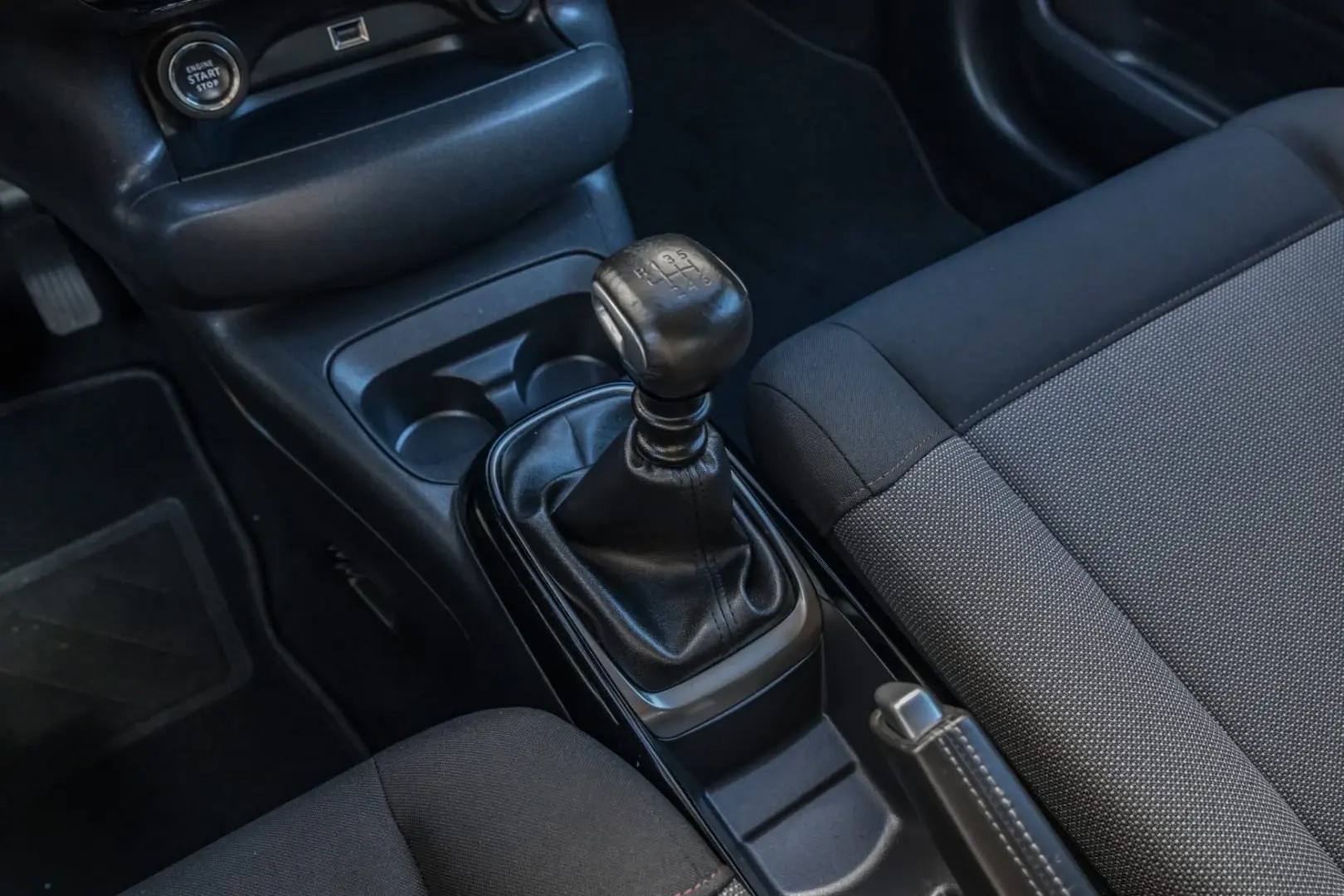 Citroen C4 Cactus 1.2 PureTech Shine 38