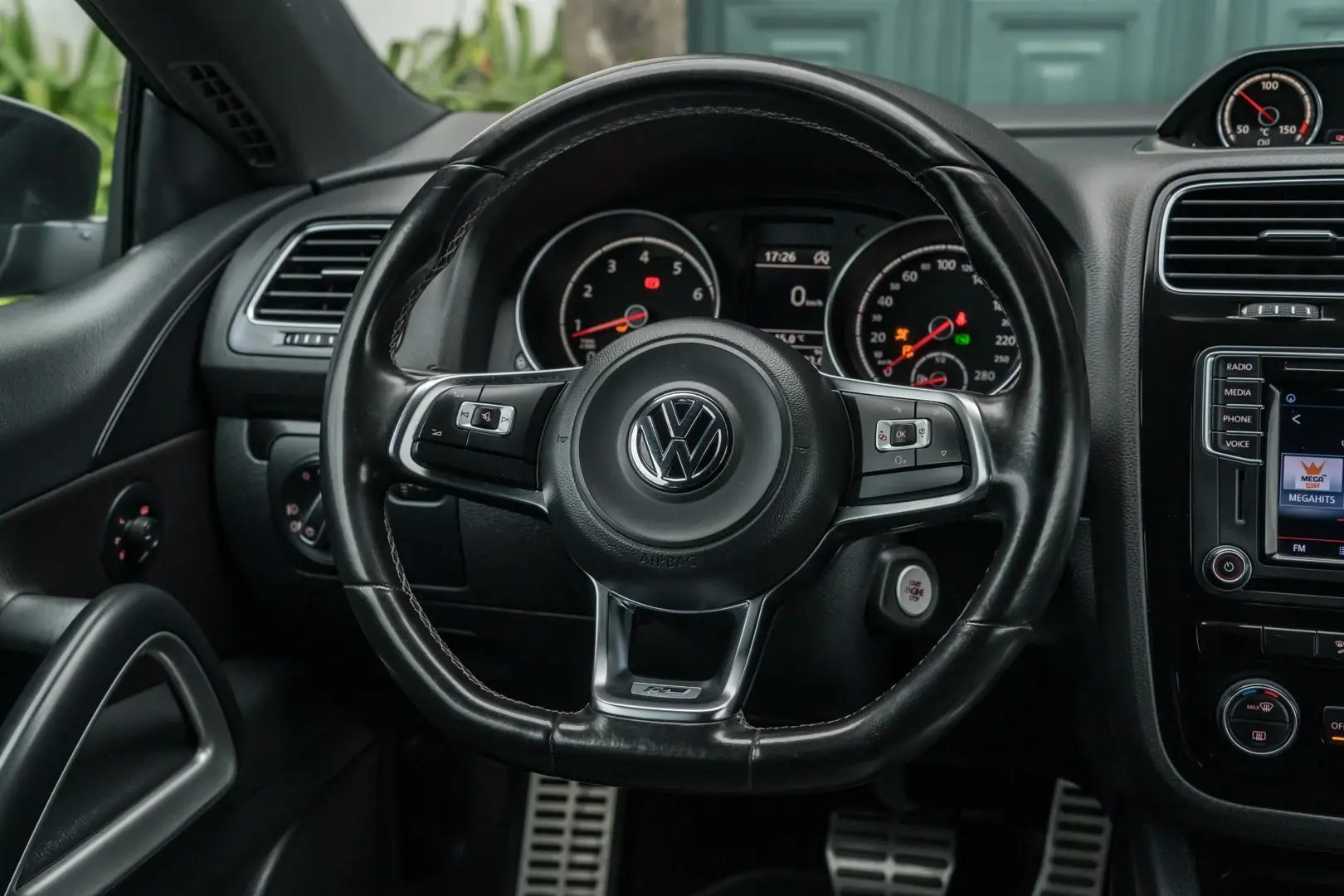 Volkswagen Scirocco 2.0 TSI R-Line 36