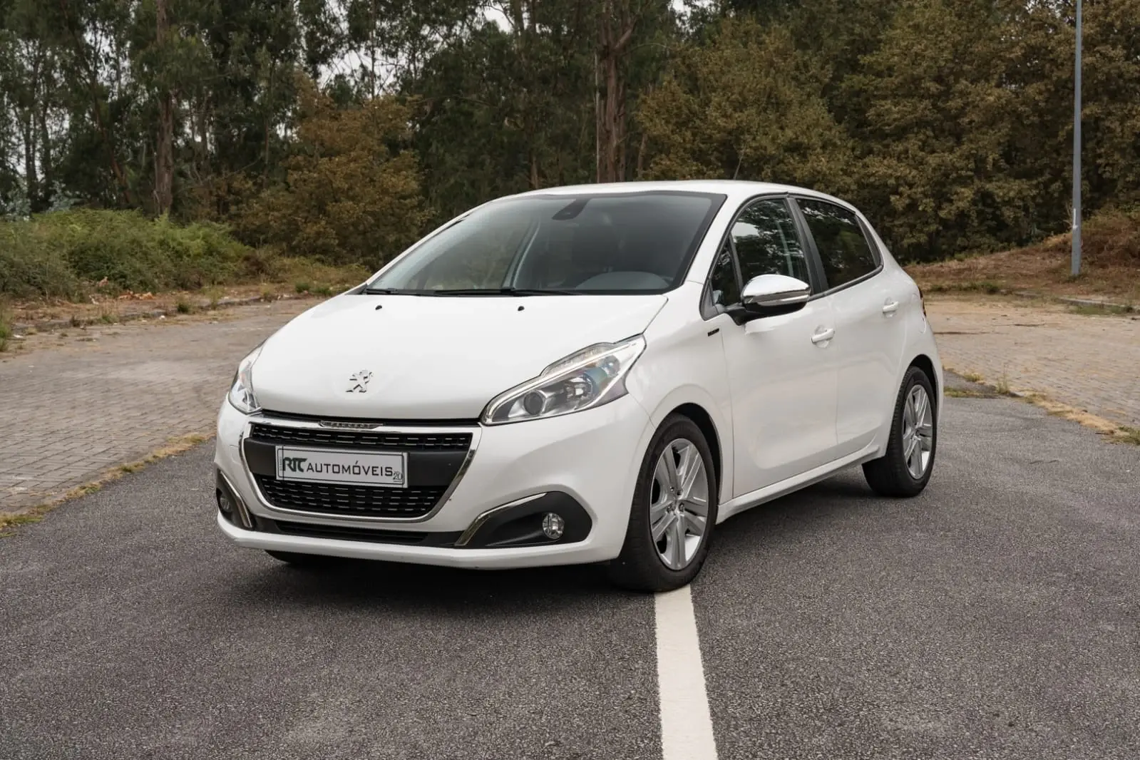 Peugeot 208 1.2 PureTech Signature 1