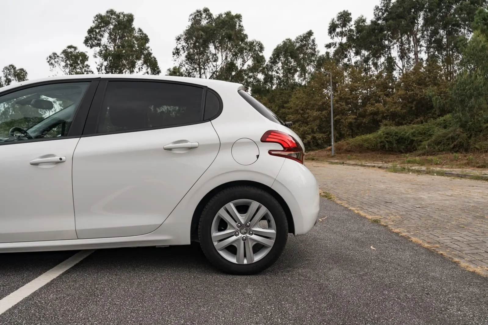 Peugeot 208 1.2 PureTech Signature 11