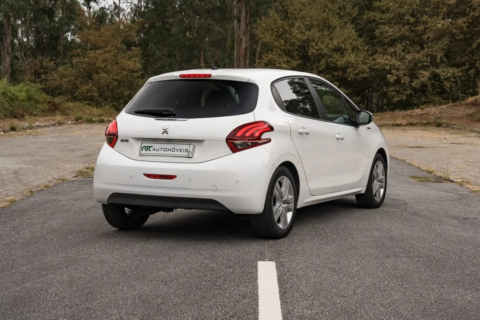 Peugeot 208 1.2 PureTech Signature 14