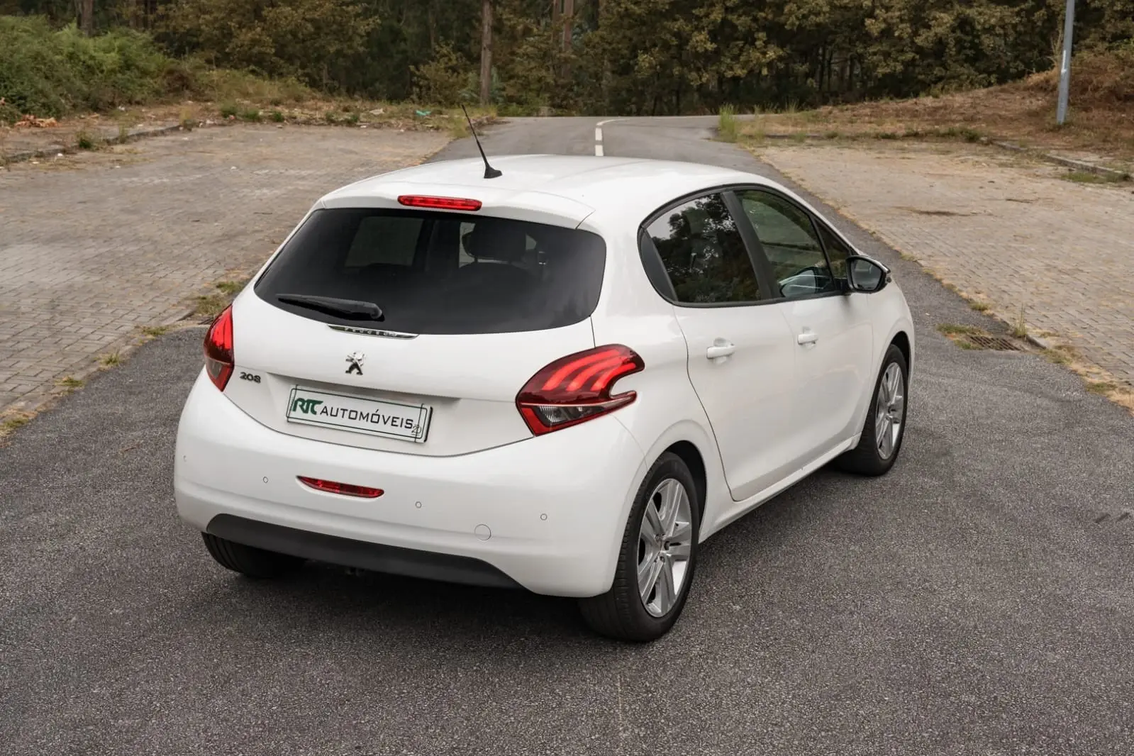 Peugeot 208 1.2 PureTech Signature 15