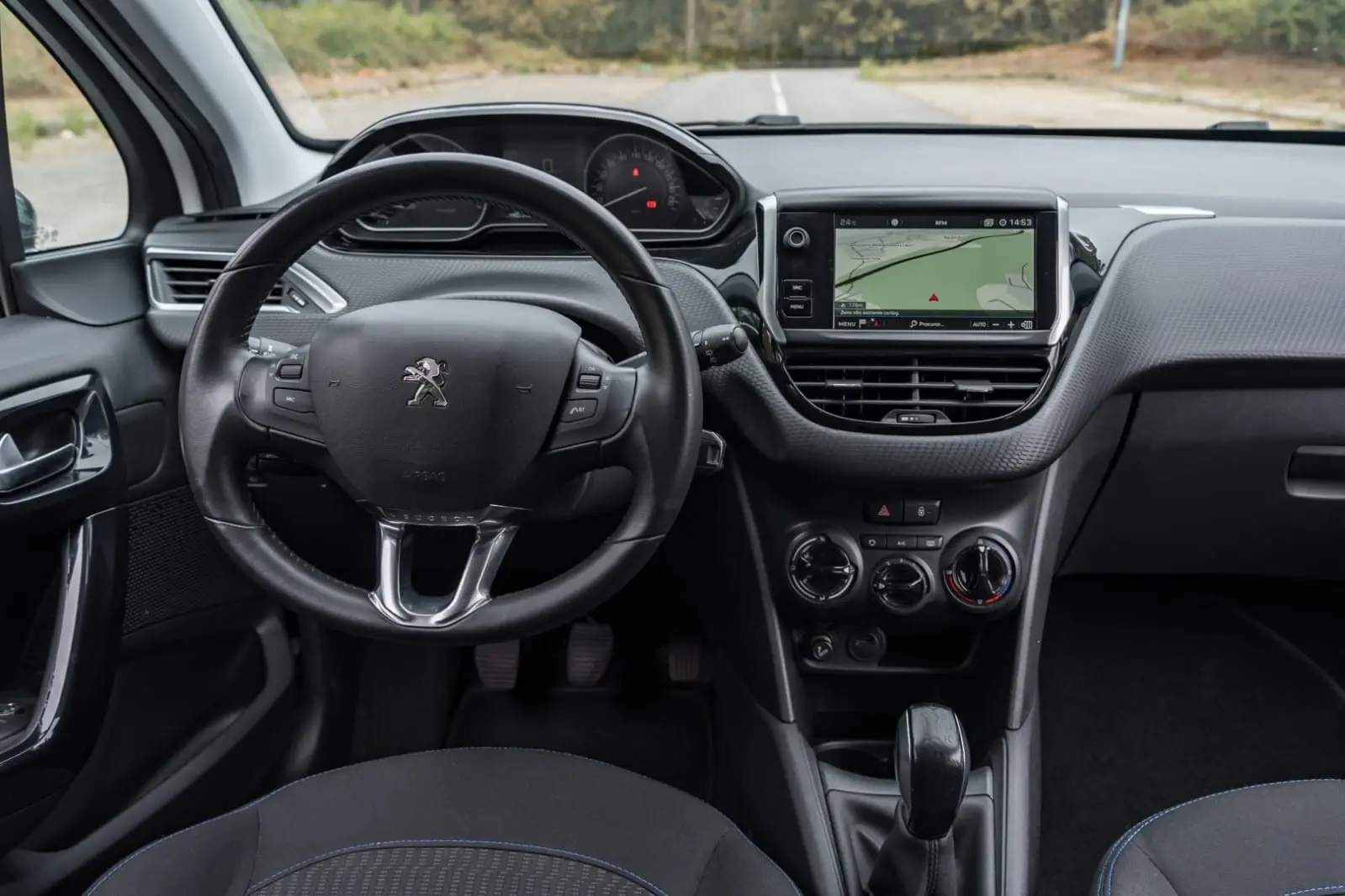 Peugeot 208 1.2 PureTech Signature 30