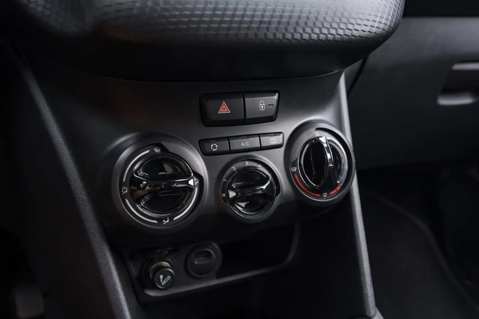 Peugeot 208 1.2 PureTech Signature 38