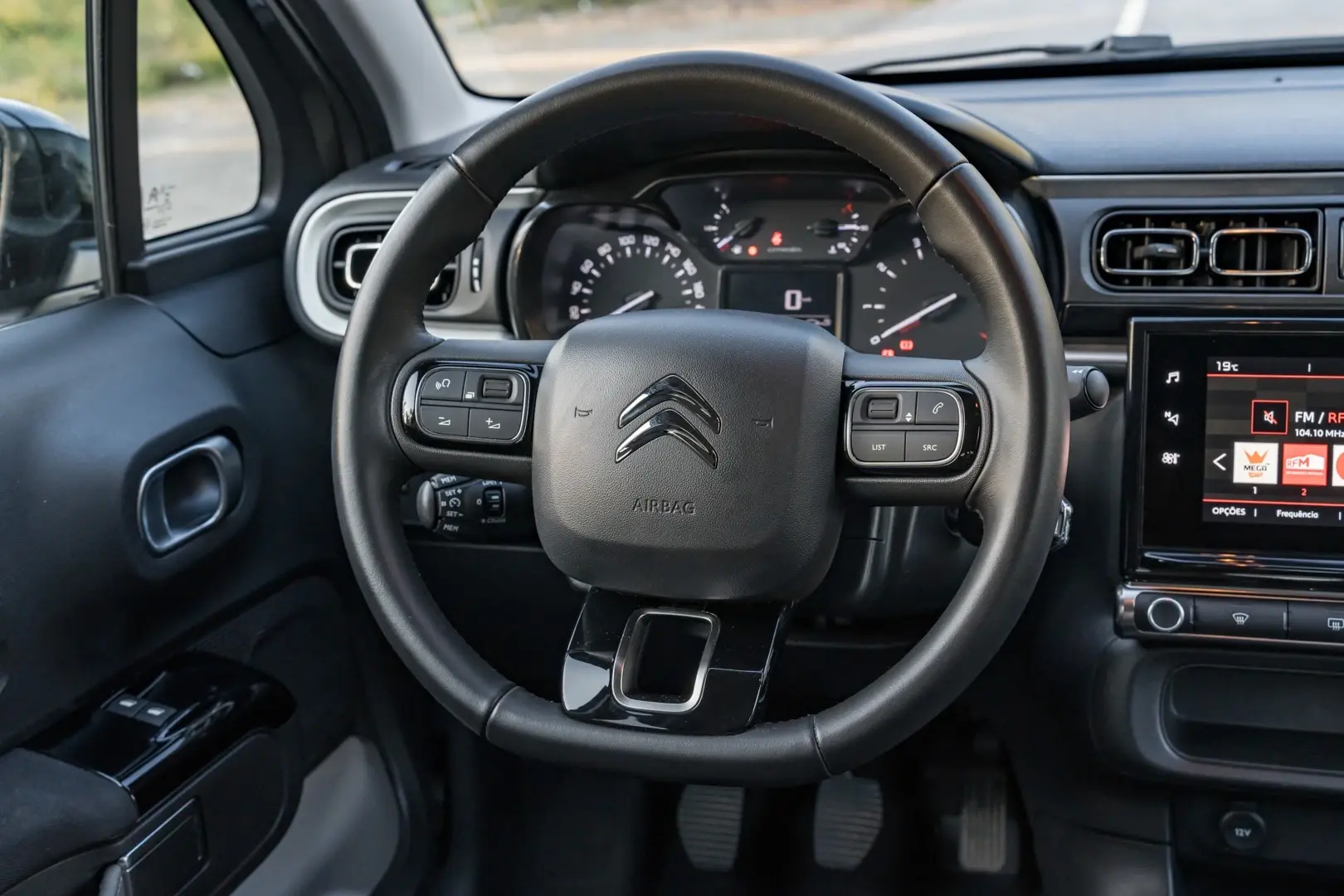 Citroen C3 1.2 PureTech Shine Pack 38