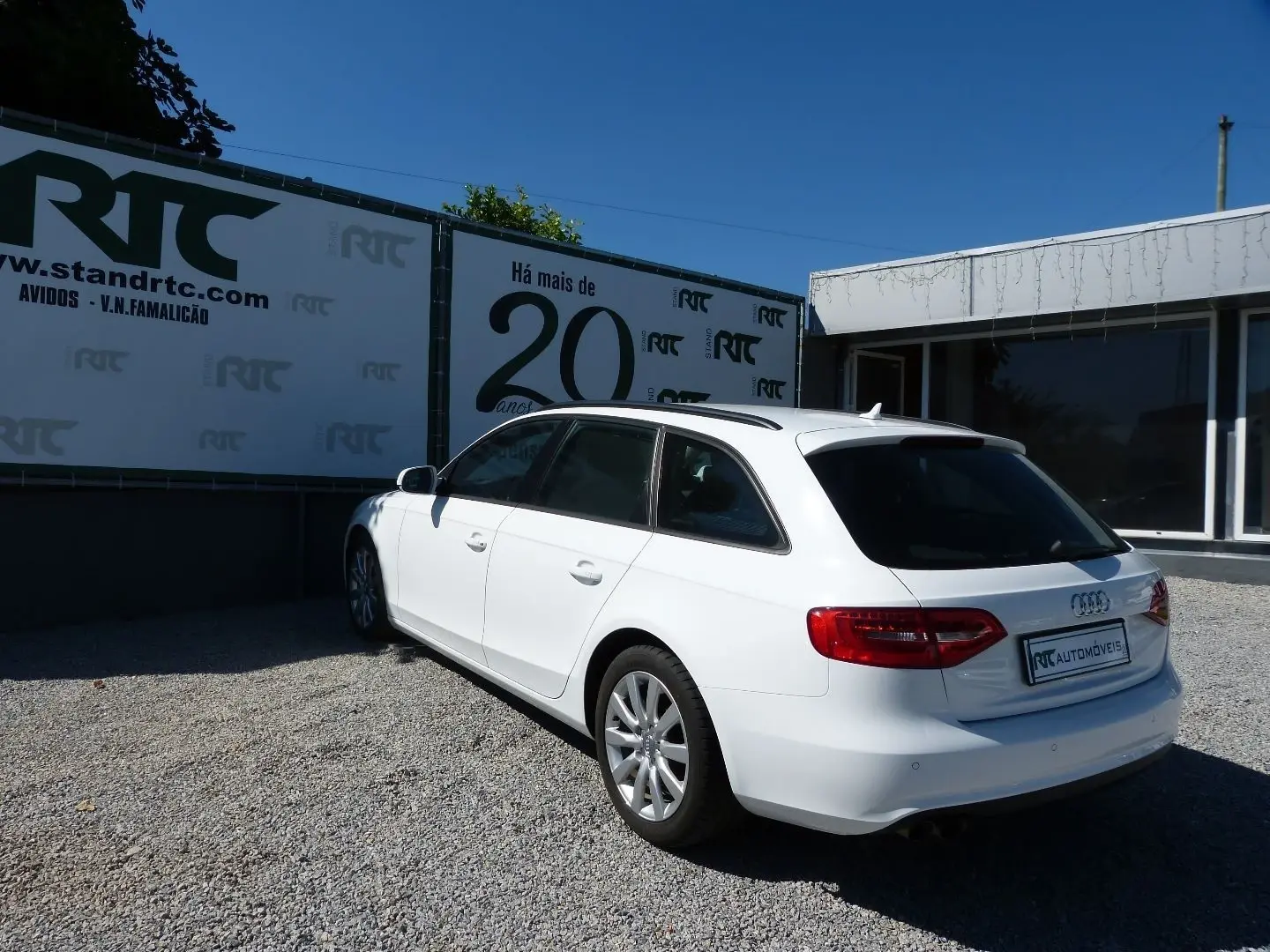 Audi A4 2.0 TDI Business Line Sport 4