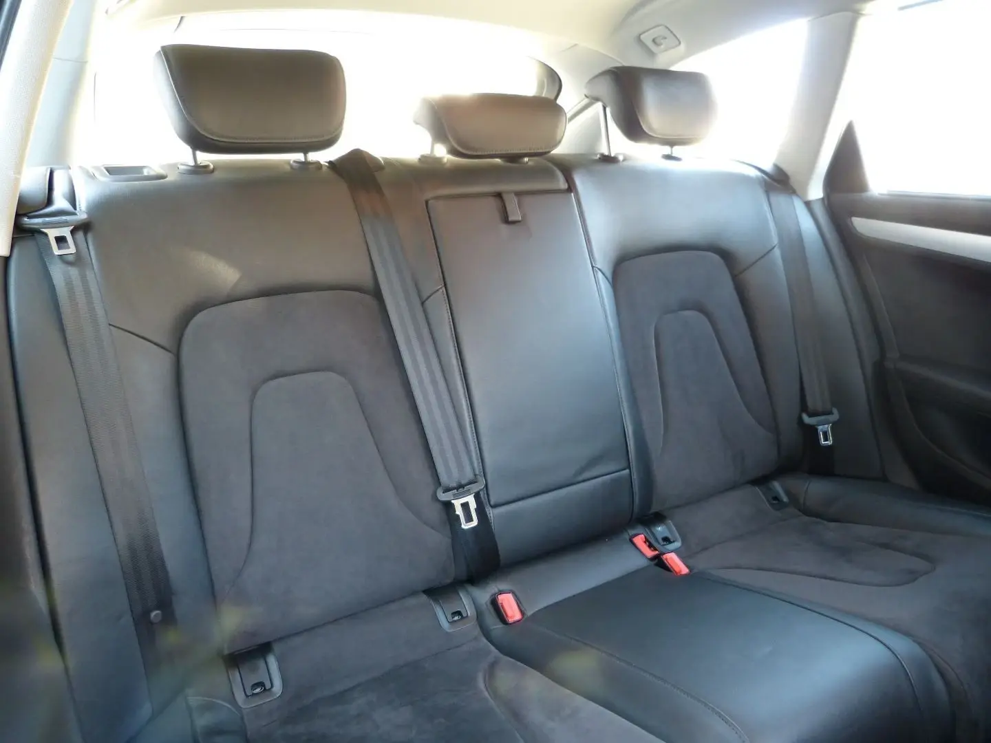 Audi A4 2.0 TDI Business Line Sport 9