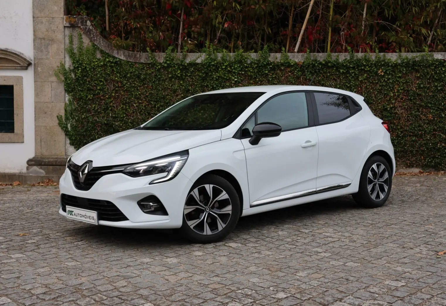 Renault Clio 1.0 TCe Evolution Bi-Fuel 1