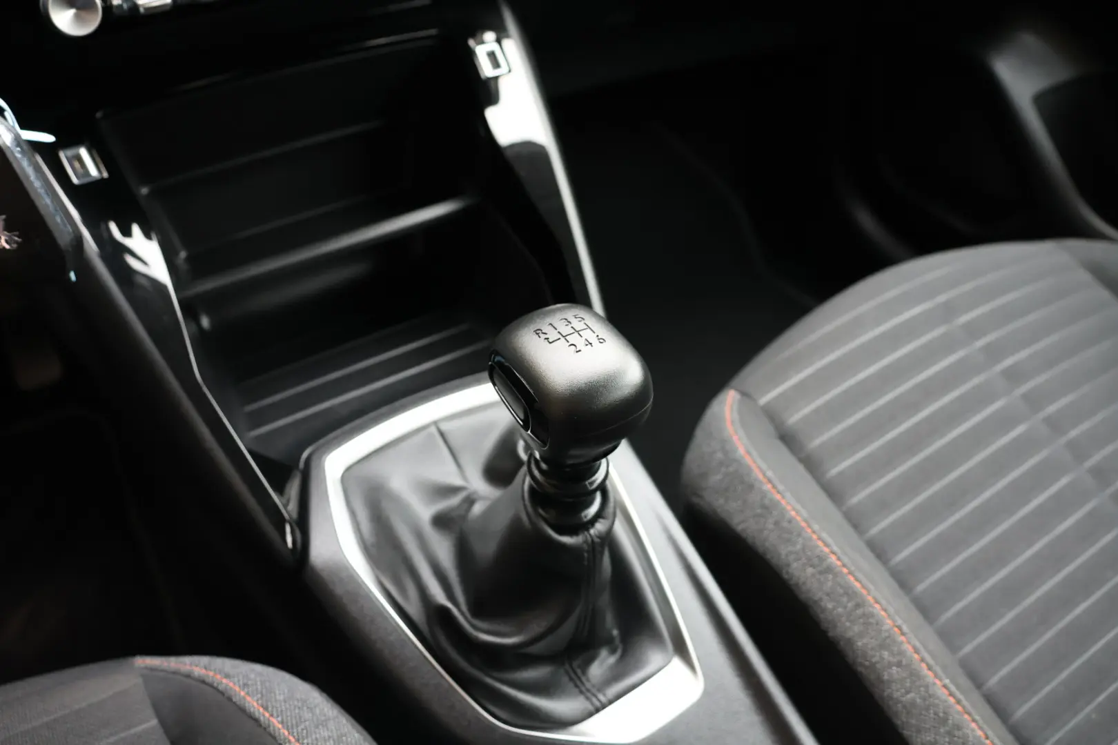 Peugeot 208 1.2 PureTech Allure 26