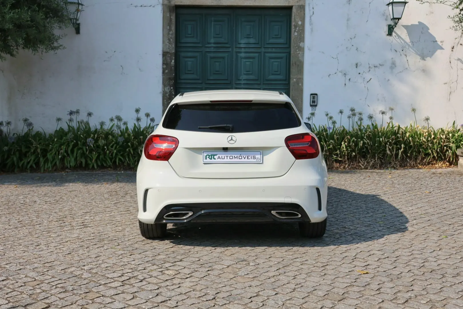 Mercedes-Benz A 180 AMG Line 11