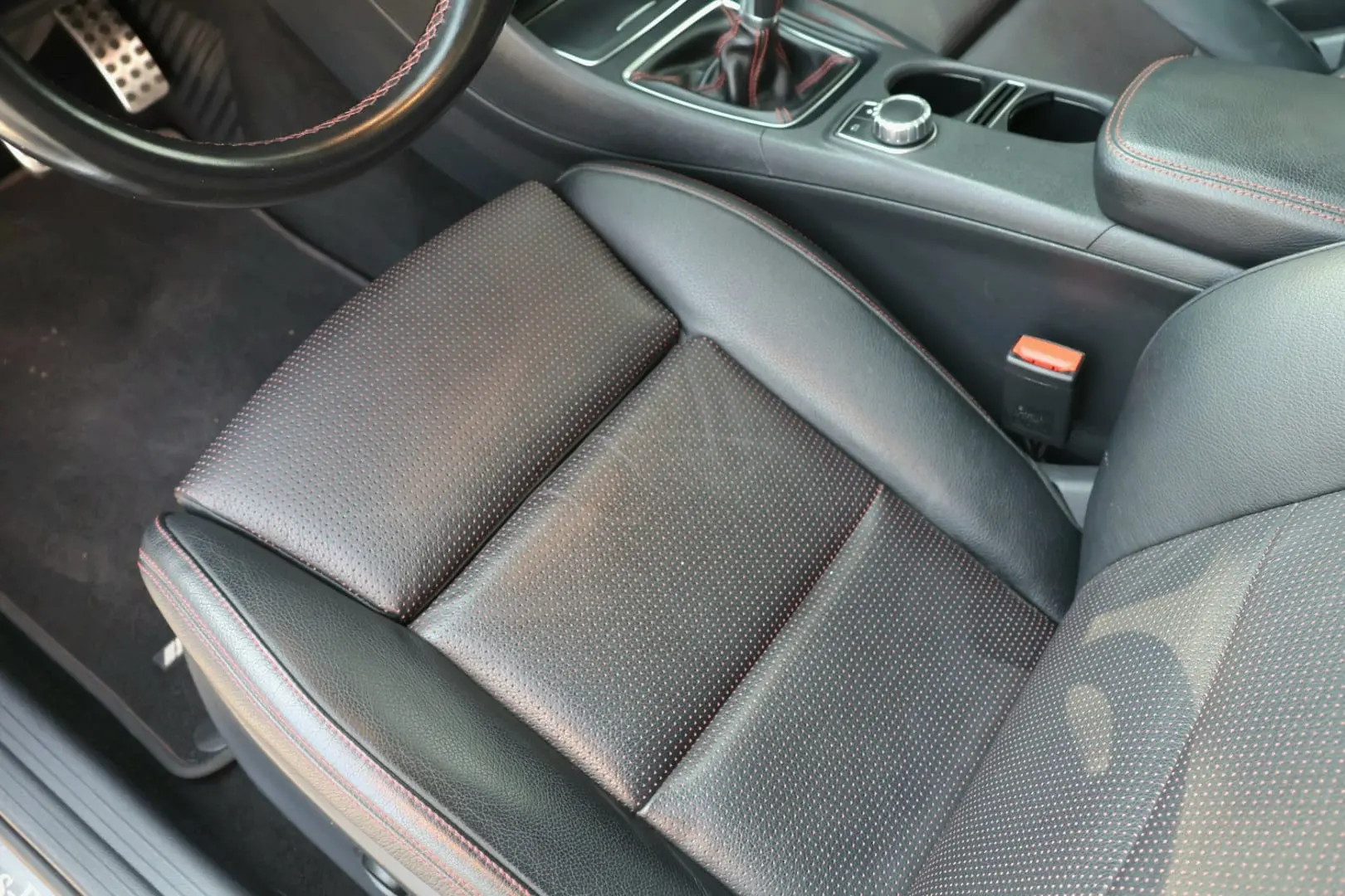 Mercedes-Benz A 180 AMG Line 25