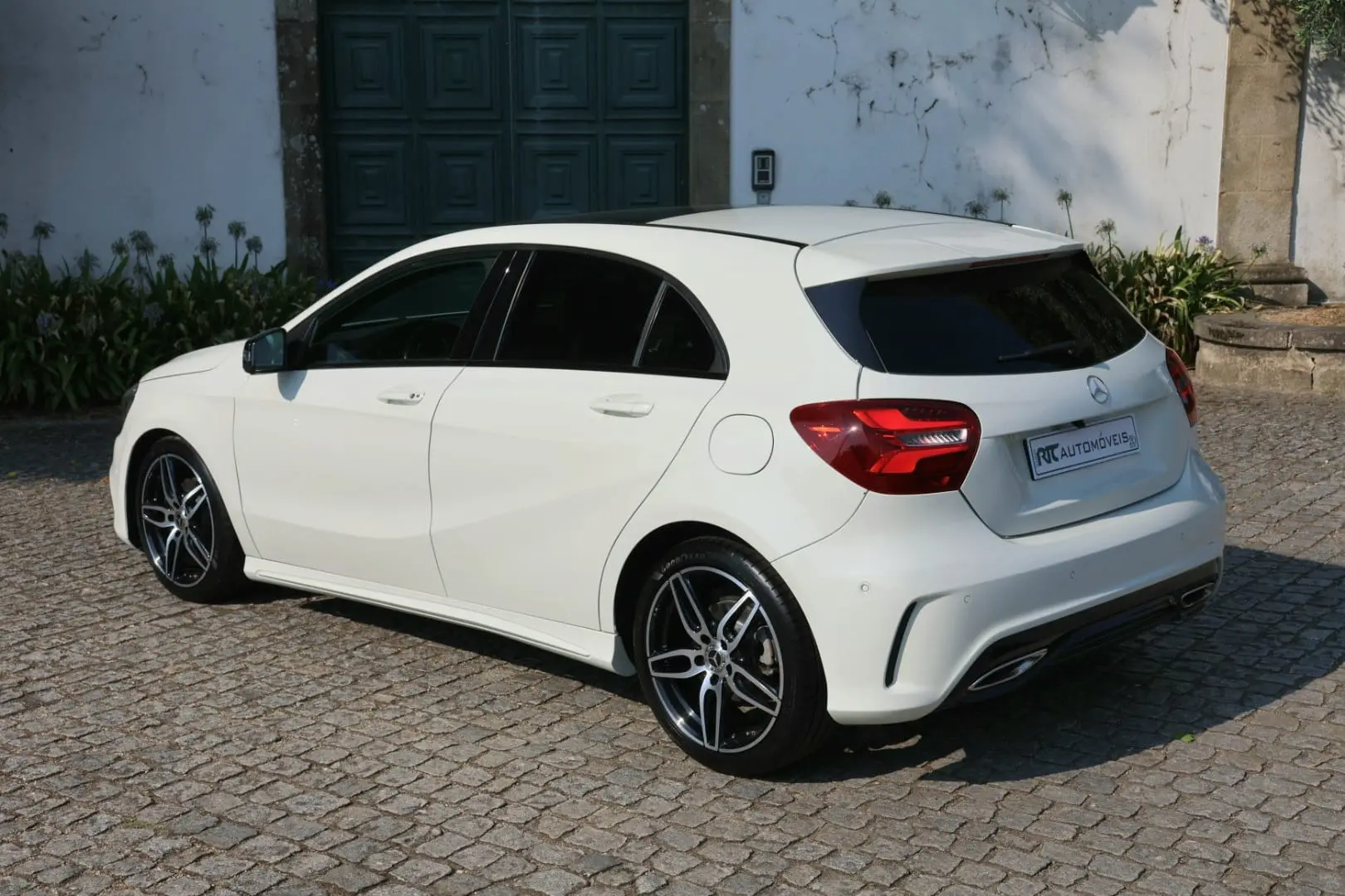 Mercedes-Benz A 180 AMG Line 9