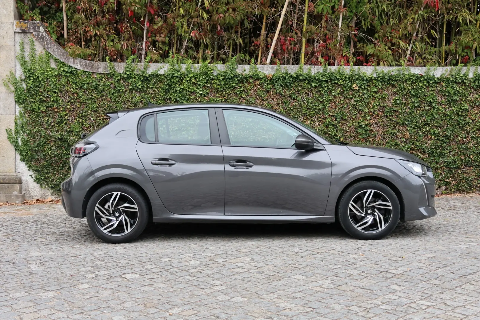 Peugeot 208 1.2 PureTech Allure 12