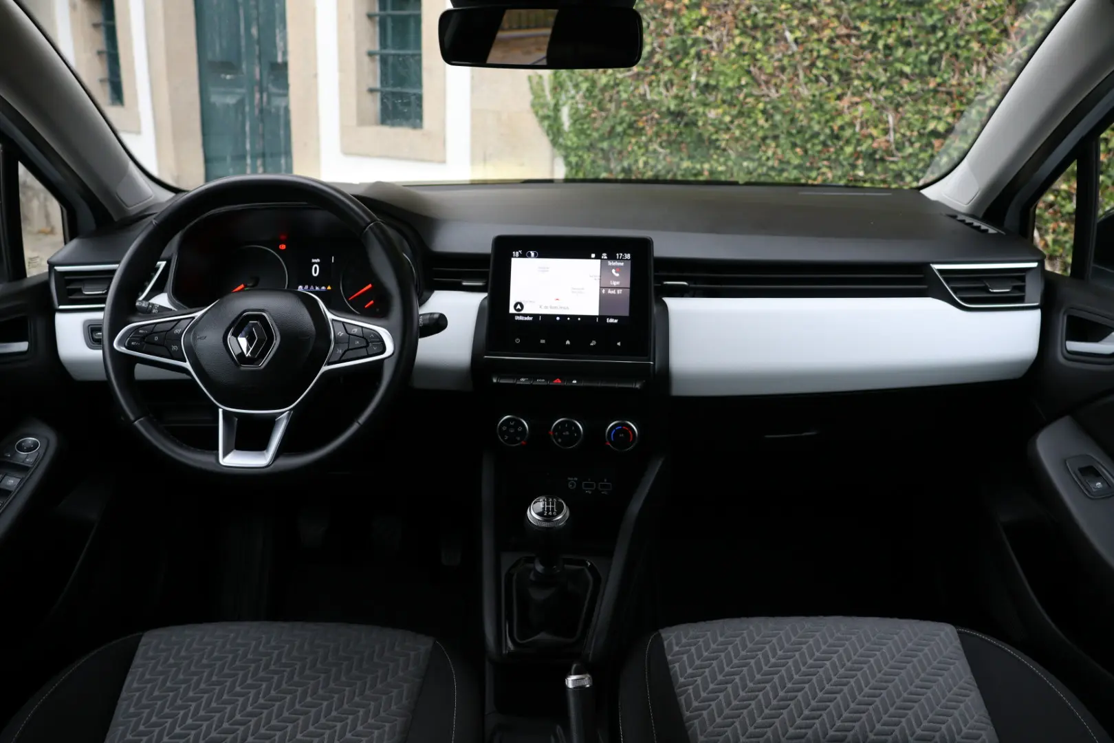 Renault Clio 1.0 TCe Evolution Bi-Fuel 24
