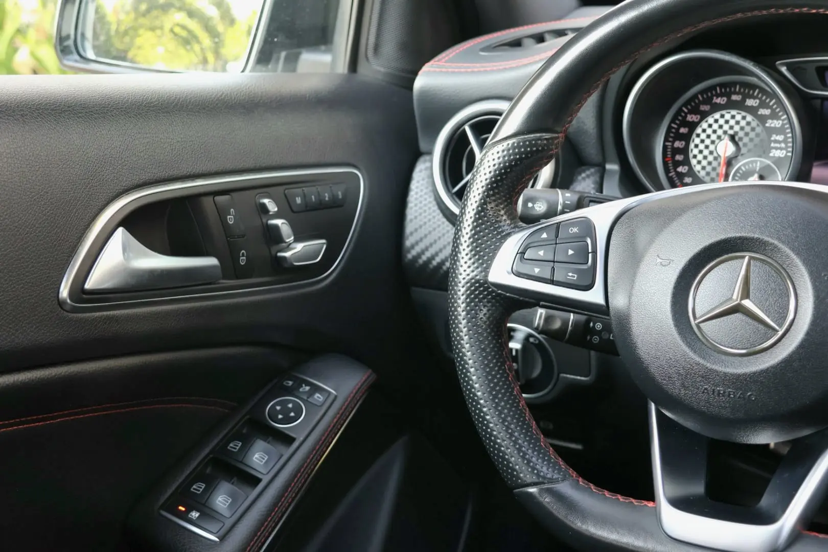 Mercedes-Benz A 180 AMG Line 29