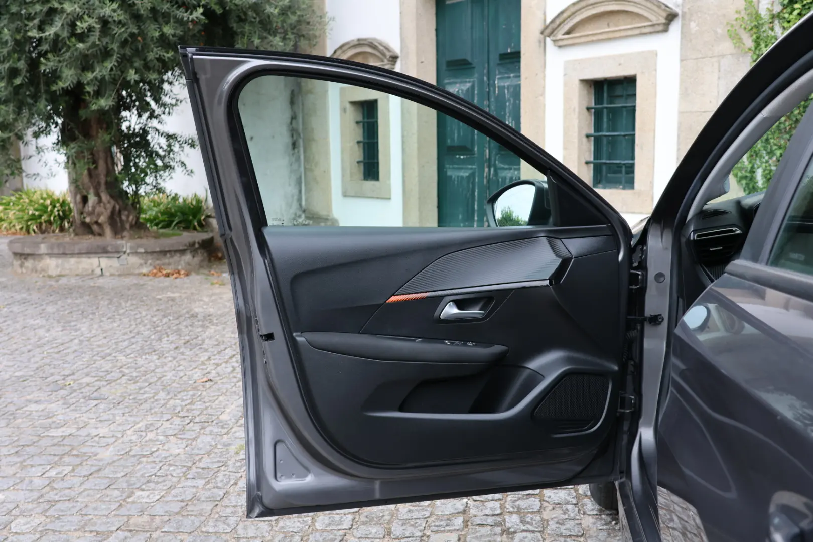 Peugeot 208 1.2 PureTech Allure 16
