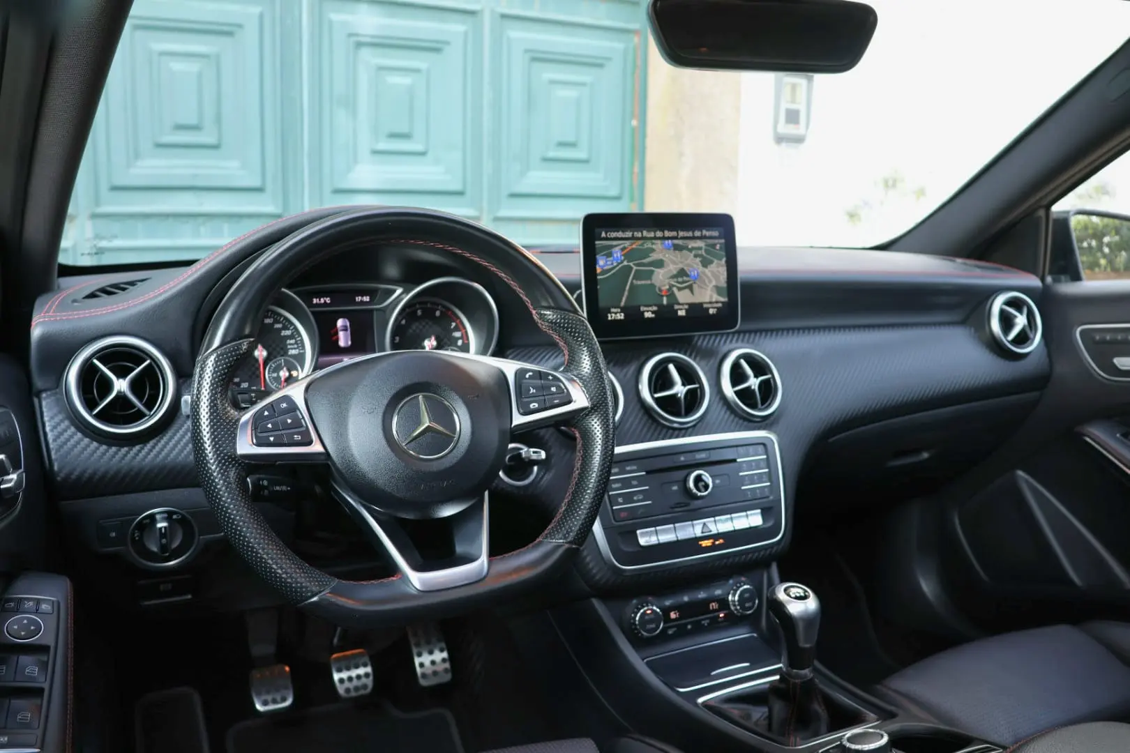Mercedes-Benz A 180 AMG Line 27