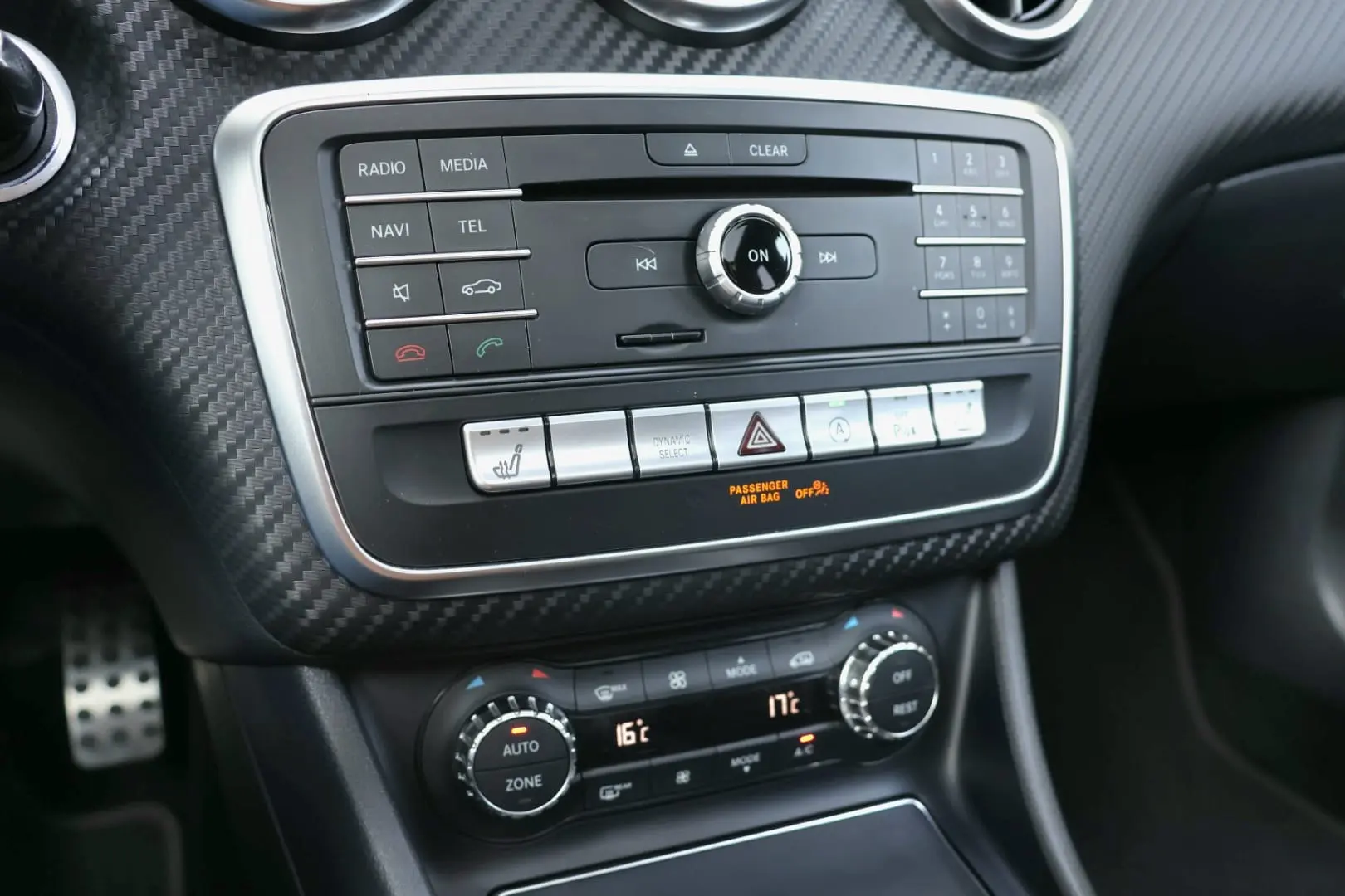 Mercedes-Benz A 180 AMG Line 34