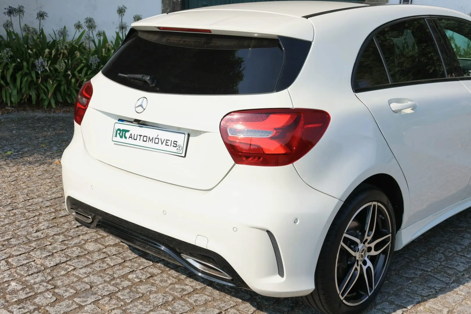 Mercedes-Benz A 180 AMG Line 13