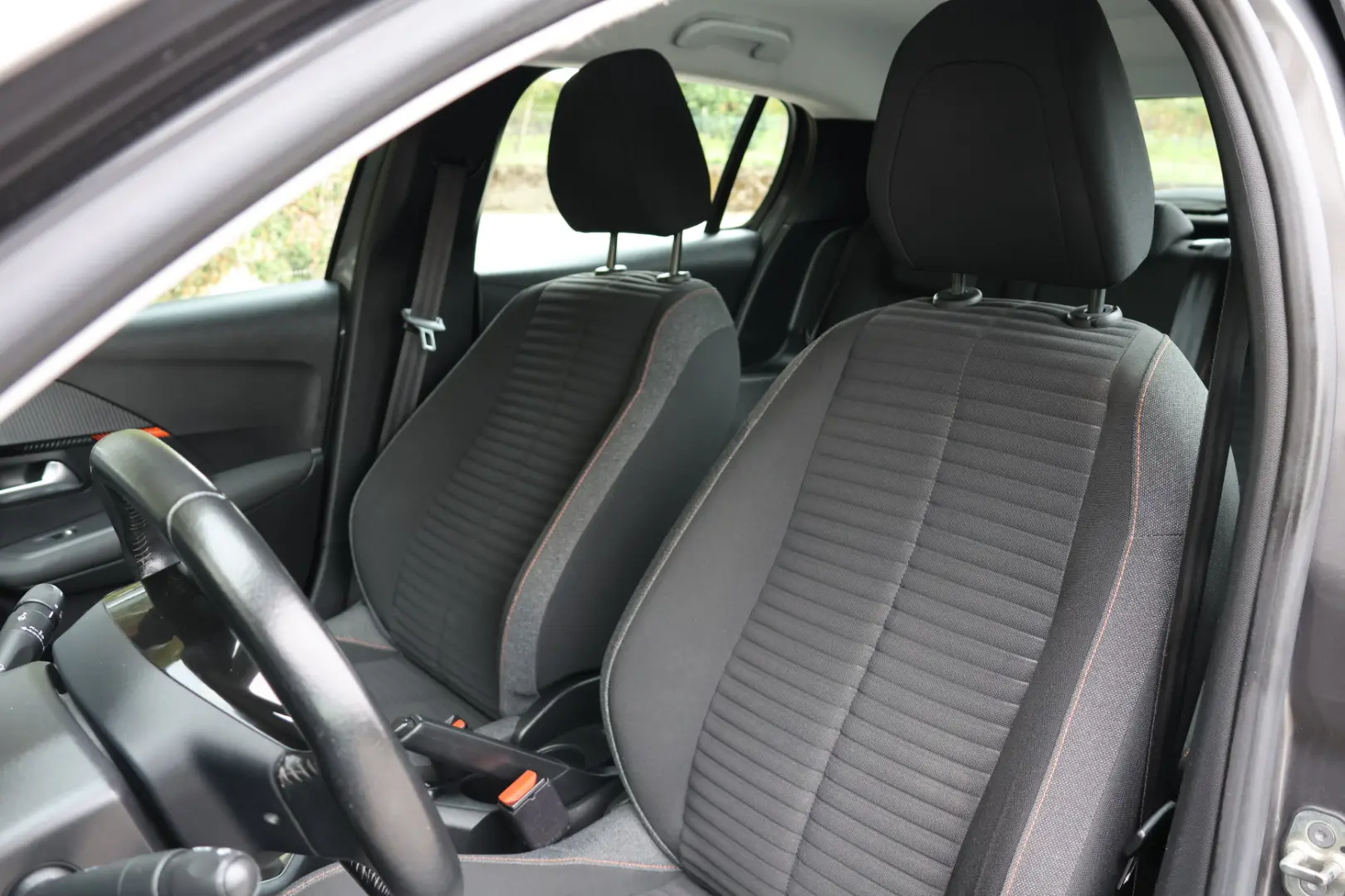 Peugeot 208 1.2 PureTech Allure 17