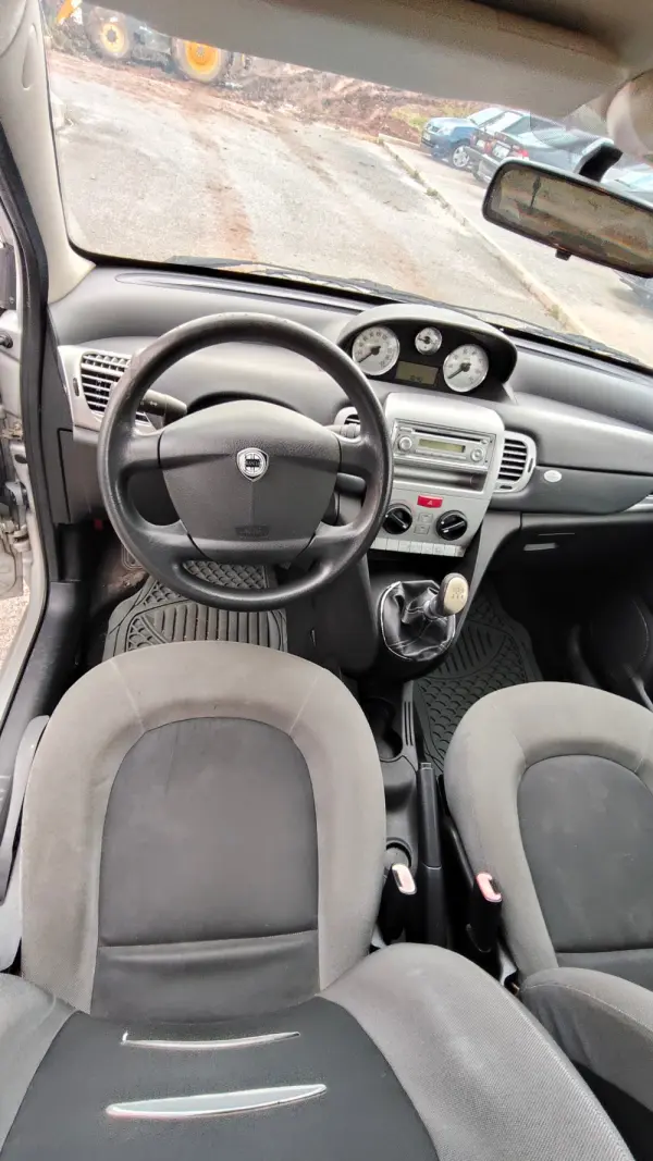 Lancia Ypsilon 19