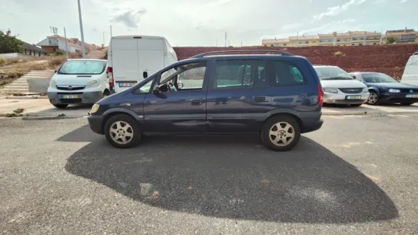 Opel Zafira 2.0 DTi Confort 3