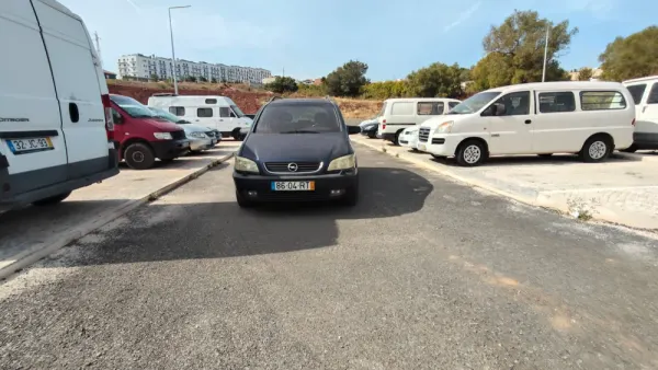 Opel Zafira 2.0 DTi Confort 2