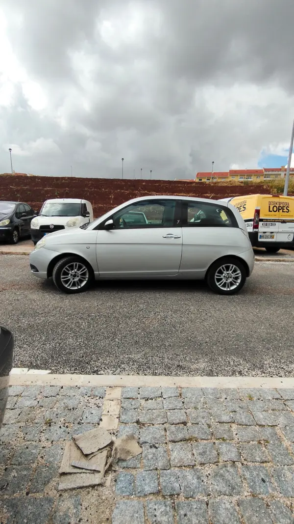 Lancia Ypsilon 8